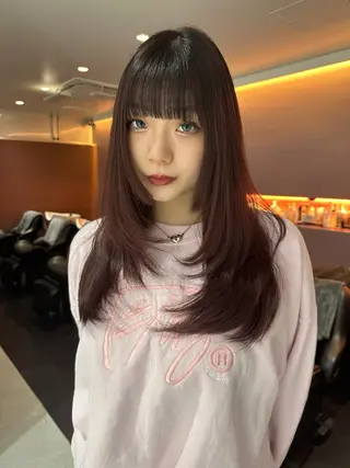 ロング カラー レイヤーカット 透明感カラーのヘアスタイル