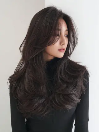 ロング 岡田 聖也のヘアスタイル