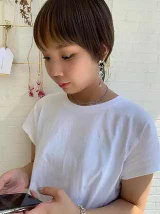 ショート カラー 立川 奈那子のヘアスタイル