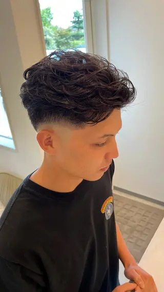 パーマ メンズ 麻柄 純也のヘアスタイル