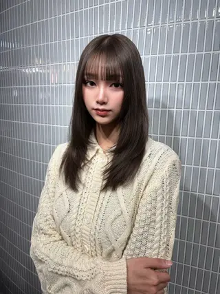 セミロング 友田 那都のヘアスタイル