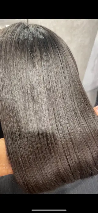 ロング 韓国風レイヤーカラー ライムのヘアスタイル