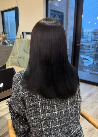 セミロング カットカラー ¥ 3000★YAEKAのヘアスタイル