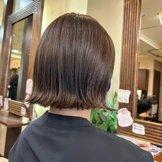 ミディアム カラー 山崎 絵莉香のヘアスタイル