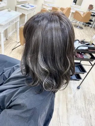 カラー SALOWIN栄 高須大貴のヘアスタイル