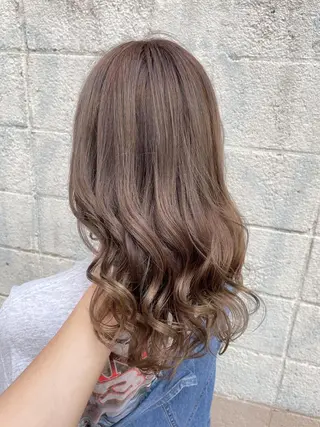 ミディアム カラー ヘアアレンジ にいた　かづしげのヘアスタイル