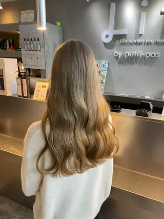 ロング 🧋ミルクティーカラ ー🧋特化小林拓登のヘアスタイル
