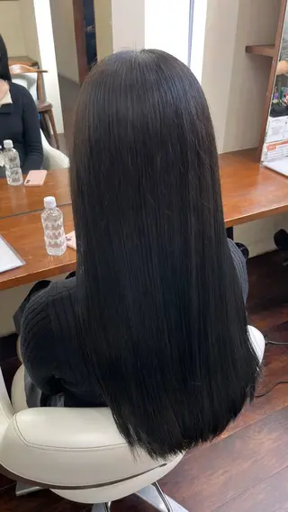 ロング ルプラボウ 鈴木 莉菜のヘアスタイル