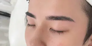 アイブロウ akiko 🧸🫧のマツエク・マツパデザイン