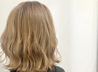 セミロング カラー あべ ゆうかのヘアスタイル