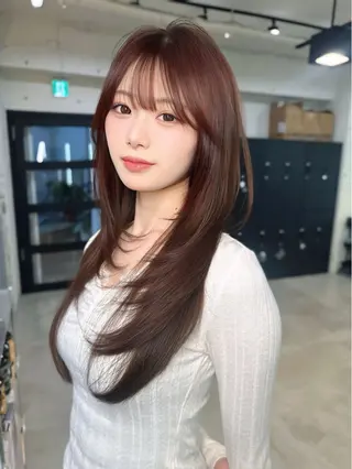 ロング カラー レイヤーカット 透明感カラーのヘアスタイル