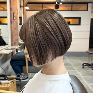 ショート カラー ボブ/レイヤーボブ/ 竹原湧太【LUAU】のヘアスタイル