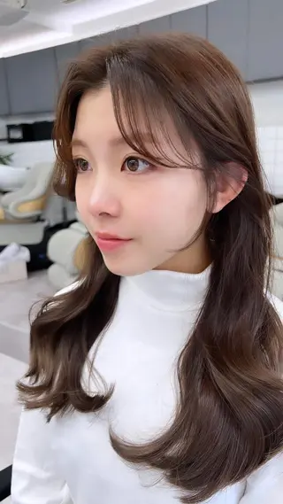セミロング 韓国ヘア🇰🇷髪質 改善たけるのヘアスタイル