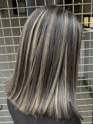 セミロング カラー ✨艶カラーと縮毛矯正 🦖しんのすけ🦖のヘアスタイル