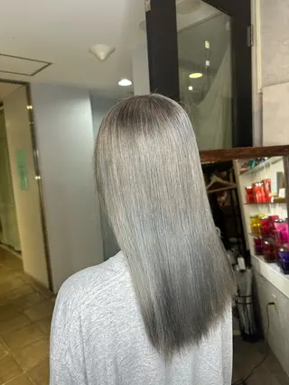 カラー 奥田 星来のヘアスタイル