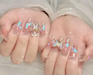 ネイル 🦋 Queenieのネイルデザイン