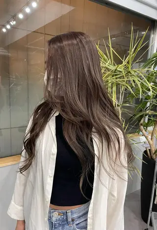 セミロング カラー 西村あきや トレンド韓国ヘアのヘアスタイル