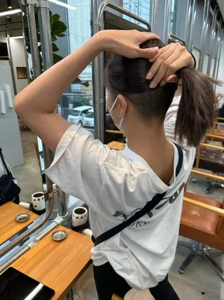 ミディアム カラー yuika .のヘアスタイル