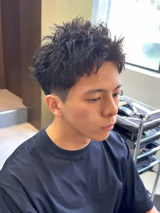 ショート カラー パーマ ヘアアレンジ メンズ 伊藤 陸のヘアスタイル