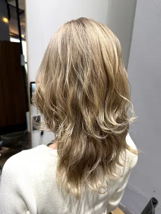 セミロング カラー 透明感カラー/パーマ 🌀アオノのヘアスタイル