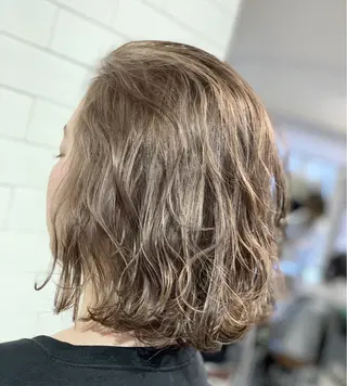ショート カラー ヘアアレンジ 髪質改善×ハイトーン 中田啄也のヘアスタイル