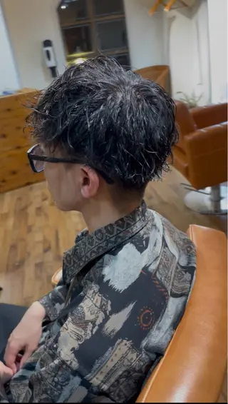 パーマ メンズ 西岡 勇人のヘアスタイル