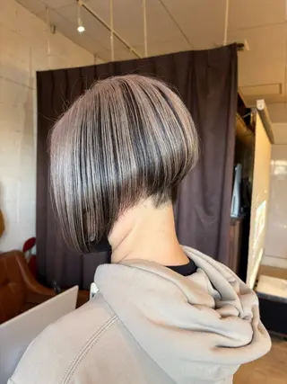 カラー @z（アットゼー） arisaのヘアスタイル