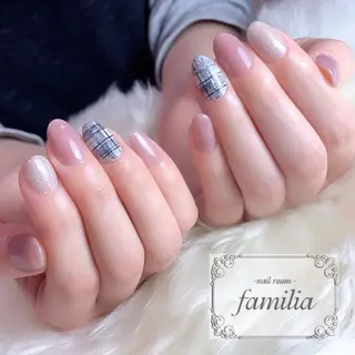 ネイル -nailroom- familiaのネイルデザイン