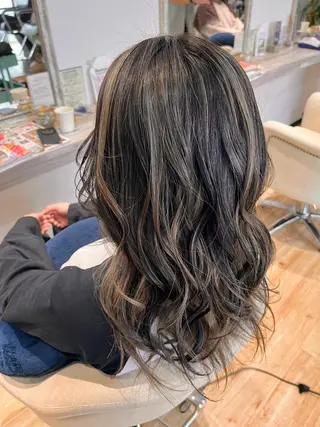 ロング カラー Atelier 大内のヘアスタイル