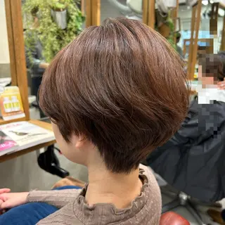 ショート カラー 若狭 彩花のヘアスタイル