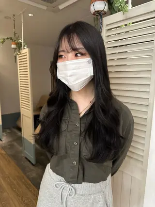 ロング カラー 安丸 結夏のヘアスタイル