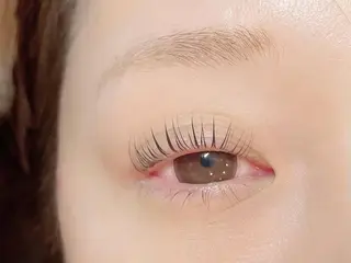 マツエク・マツパ サラバイ ニコットの眉毛・アイブロウイメージ