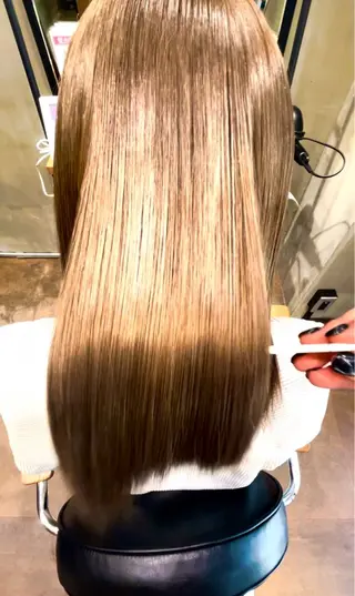 ミディアム loe博多 五十嵐弘雄のヘアスタイル