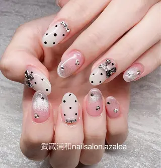 ネイル R inのネイルデザイン