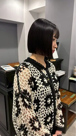 ショート カラー 紅都🫧透明感 水光カラー🫧のヘアスタイル