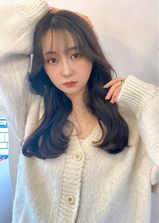 セミロング カラー 大人可愛いレイヤー 大田のヘアスタイル