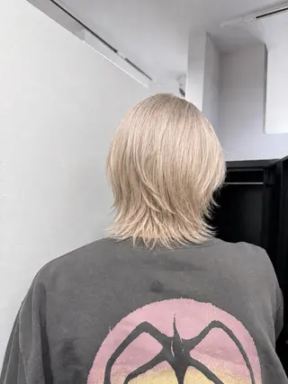 メンズ ハイトーン×艶カラー 🤍MIZUKIのヘアスタイル