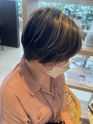 ショート カラー 西尾 優希のヘアスタイル