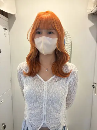 セミロング nacoハイトーン ベージュ🤍のヘアスタイル