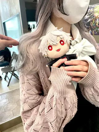 セミロング カラー インナーカラー 推し ブリーチ  髪質改善のヘアスタイル