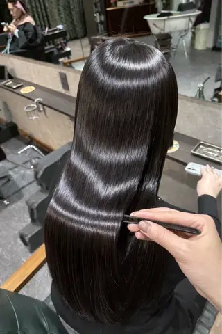 ロング レイヤーブリーチ特化 ホワイト専門/岸のヘアスタイル