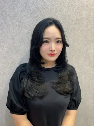 セミロング カラー ヘアアレンジ 🩷韓国ヘア/ヨシン モリ🩷Maikaのヘアスタイル