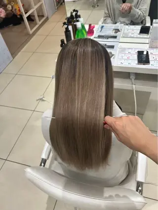 ロング [髪質改善カラー] 光^._.^の眉毛・アイブロウイメージ