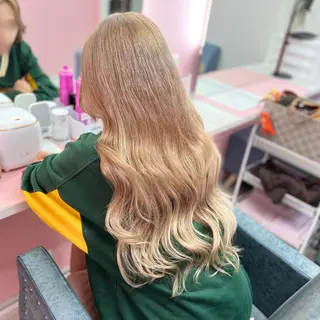 ロング SEASON 大阪梅田駅徒歩7分のヘアスタイル