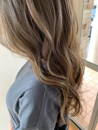 カラー 柴田 結衣のヘアスタイル