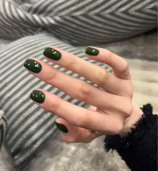 シン アモンのネイルデザイン