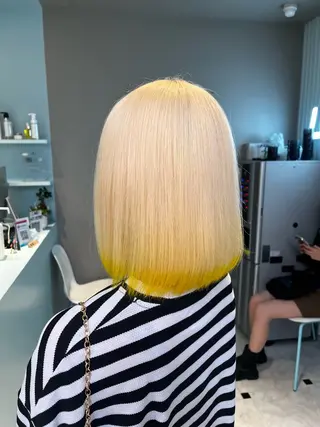 ショート カラー ブリーチカラー 🩵MIZUKIのヘアスタイル