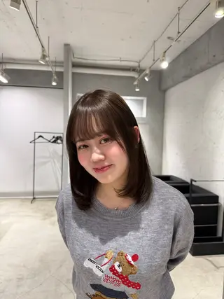 ミディアム あんな🦋レイヤー カット/透明感カラーのヘアスタイル