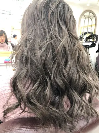 ロング カラー Soleria 田中慎一のヘアスタイル