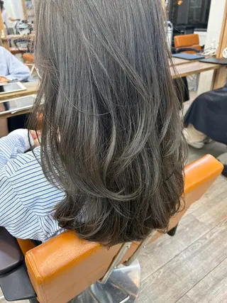 ロング カラー newibelsia 名駅のヘアスタイル